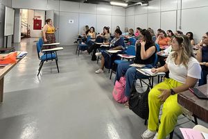 Secretaria Municipal da Educação realiza formação com professores sobre o Compromisso Nacional Criança Alfabetizada