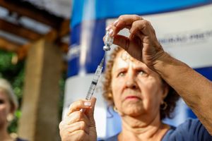 Vacina da dengue para crianças de 10 a 14 anos está disponível