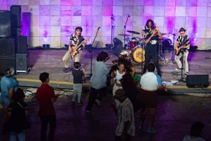 Show solidário reuniu artistas e produtores culturais no palco do Teatro de Arena