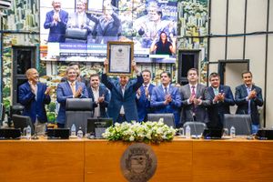 Título de cidadão ribeirão-pretano é entregue ao empresário José Isaac Peres