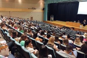 Educação investe R$ 40 milhões por ano em formação continuada para professores da Rede Municipal de ensino