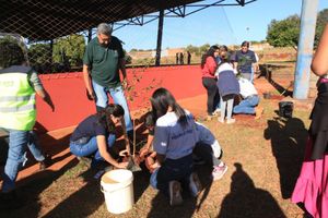 Plantios de ipês e pitangueiras marcam o Dia Mundial do Meio Ambiente