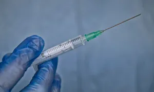 Mpox: fabricante de vacina pede autorização para imunizar adolescentes