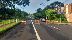 Avenida interditada: alagamento complica o trânsito na zona Norte de Ribeirão