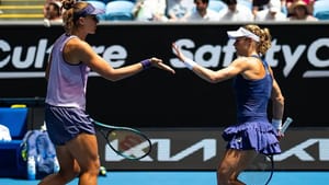 Bia Haddad vence estreia nas duplas e vai às oitavas no WTA de Doha