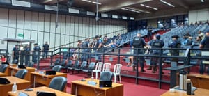 Transmissão da reunião pública, ao vivo, sobre Escola Cívico-Militar