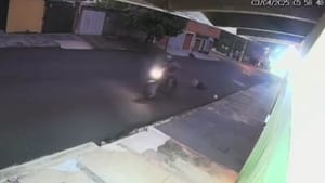 Câmera flagra assalto com queda de vítima na zona Norte de Ribeirão Preto