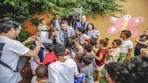 Crianças e adolescentes do SAICA I ganham ovo de páscoa de 70 quilos