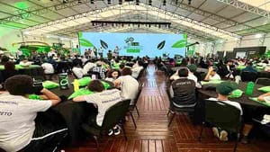 De visita à Agrishow a concurso cultural: alunos fazem redação em sala de aula para concorrer a prêmios