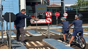 Escola Pública de Trânsito da RP Mobi recebe nova turma de alunos do Geraldo de Carvalho