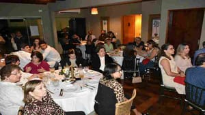 Jantar solidário arrecada fundos para a Campanha Mãos que Doam