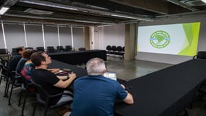 Prefeitura discute revitalização da Avenida Nove de Julho