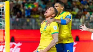 Copa do Mundo de beach soccer: Brasil goleia Omã por 11 a 1