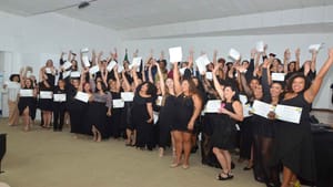 FUSSOL de Franca entrega certificados da Escola da Beleza