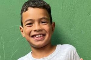 Escola em Ribeirão Preto homenageia aluno vítima de acidente com cerol e inicia comemoração de 30 anos