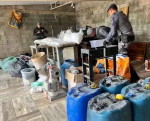 Polícia desmonta laboratório subterrâneo de drogas em chácara na zona rural de Limeira