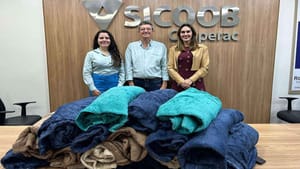 Sicoob Coopera doa 150 cobertores para a Campanha do Agasalho em Ribeirão Preto