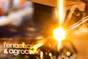 Brasil avança na transição energética com E30 e B15 e reforça protagonismo na Fenasucro & Agrocana