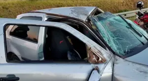 Motorista fica gravemente ferida após atropelar cavalo e capotar na SP-334 em Franca