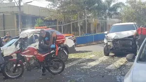 Colisão entre picape e caminhonete deixa homem ferido no Centro de Ribeirão Preto