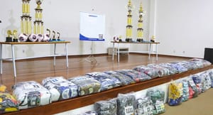 Franca distribui uniformes para atletas dos Jogos Regionais e Campeonato Municipal de Futebol 2025