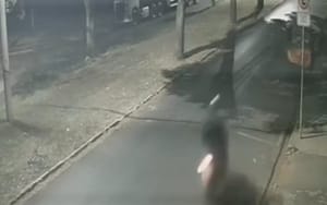 Motociclista de 31 anos morre após colisão com caçamba em Bebedouro