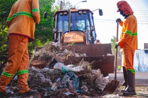 Mutirão de zeladoria no Parque dos Pinus retira 20 toneladas de resíduos e realiza manutenção na Avenida Ernesto Guevara Lã Serna