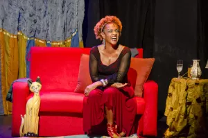 Elisa Lucinda apresenta espetáculo que valoriza a rotina no Teatro Municipal de Ribeirão Preto