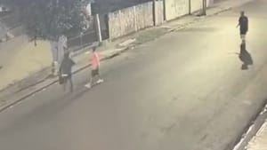 Porteiro é espancado e roubado em ponto de ônibus na Vila Tibério, Ribeirão Preto