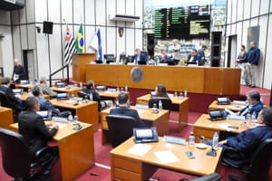 Prefeito veta projeto que restringia funcionamento de adegas e tabacarias em Ribeirão Preto e propõe nova lei para coibir irregularidades