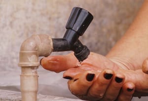 Falta d'água persiste no Jardim Nova Aliança e moradores aguardam normalização do abastecimento