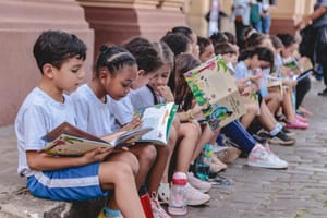 Últimos dias da Feira do Livro de Ribeirão Preto reúnem oficinas, espetáculos e atividades gratuitas