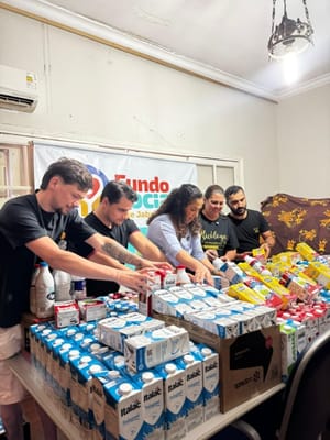 Alunos da Faculdade São Luís doam mais de 700 litros de leite ao Fundo Social