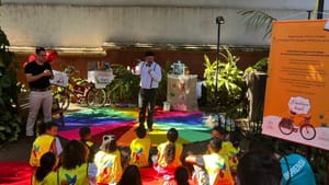 Bicicleteca leva histórias e consciência ambiental à Feira do Livro de Ribeirão Preto