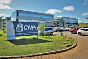 CNPq libera complementação de renda para bolsistas de pós-graduação