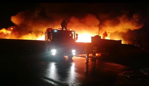 Grande incêndio destruiu empresa de reciclagem no Parque Industrial Tanquinho