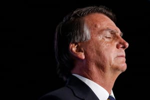 STF determina prisão domiciliar para Bolsonaro após descumprimento de medidas cautelares