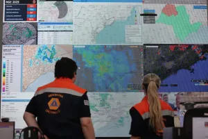 Veranico deve começar em 20 de agosto e eleva risco de queimadas no interior de SP