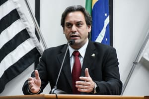 Vereador apresenta projeto com novas exigências para motociclistas que fazem corridas por aplicativos em Ribeirão Preto