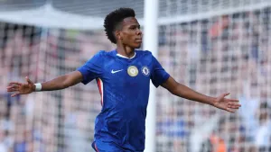 Estêvão estreia com gol pelo Chelsea em duelo no Stamford Bridge