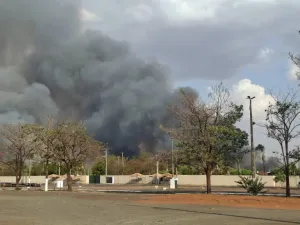Incêndio atinge vegetação em Morro Agudo e Defesa Civil mantém gabinete de crise