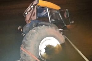 Corpo é encontrado preso a trator submerso em represa na divisa entre Brodowski e Batatais