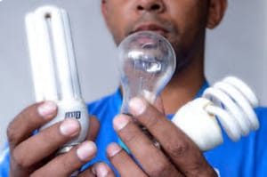 CPFL fará troca gratuita de até 8 lâmpadas por LEDs em Cravinhos, Ribeirão Preto e Serra Azul