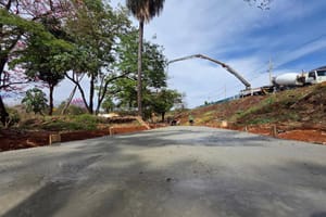 Obras avançam no Parque Rubem Cione com concretagem das ciclovias