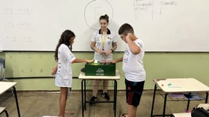 Projeto Escola de Ciclismo já levou educação no trânsito a cerca de 1.200 crianças em Ribeirão Preto; volta à cidade em outubro