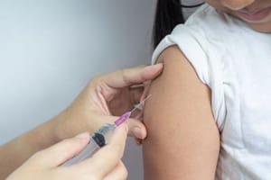 Ribeirão Preto amplia faixa etária e passa a vacinar adolescentes de 15 a 19 anos contra HPV