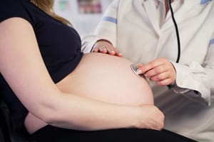 Ribeirão Preto exige treinamento de primeiros socorros para gestantes no pré-natal