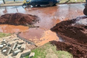 Saerp autua responsável por escavação que danificou rede e gerou grande vazamento em Ribeirão Preto