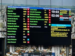 Vereadores rejeitam pedido de cassação contra presidente Isaac Antunes