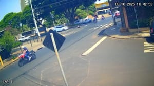 Cadeirante é atropelado na avenida Caramuru e socorrido ao HC-UE em Ribeirão Preto